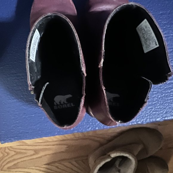 Sorel Joan of Arctic™ Wedge III Zip Ice Wine/Gum 2 - Picture 6 of 7